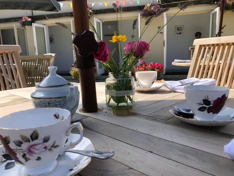 Albert Cottage Hotel East Cowes Exteriör bild